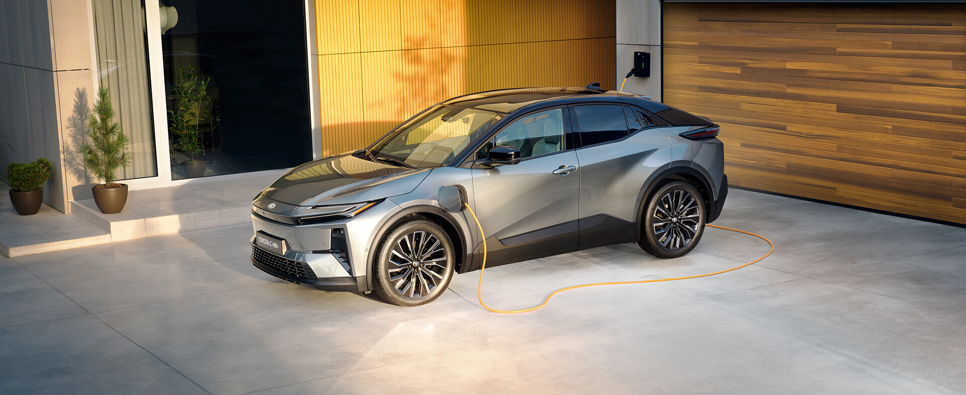 Новый полностью электрический Toyota C-HR+