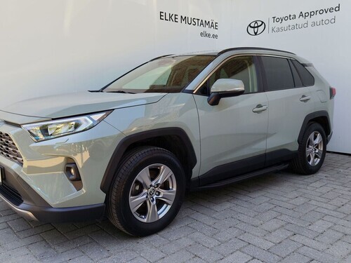 Toyota RAV4 Luxury 131 kW (забронировано)