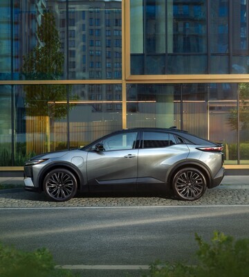 Eestis saabus müügile uudne täiselektriline Toyota C-HR+