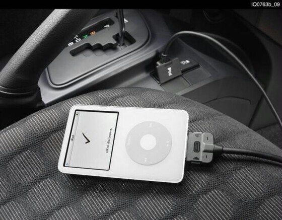 iPod`i ühenduskomplekt navile TNS510, roolinuppudega juhtimine
