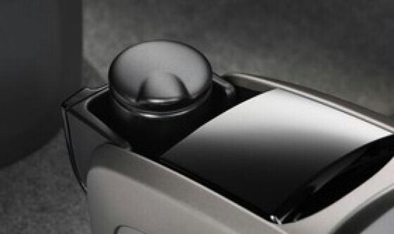 Универсальная пепельница в держателе для стаканов