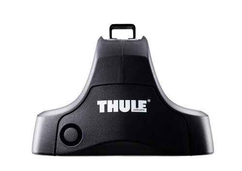 Katuseraamid Thule nelikanttoruga sedaankerega autole