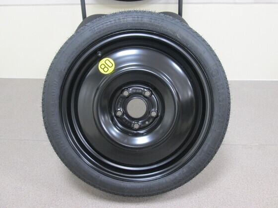 Varuratas (kitsas) koos tööriistade hoidikuga. HB, Hübriidile