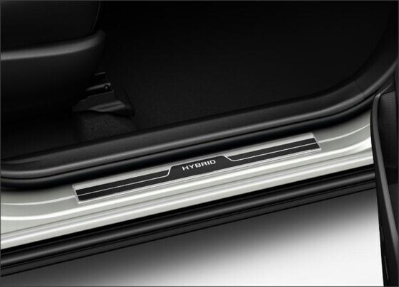 Lävepakuliistud esiustele. Hybrid