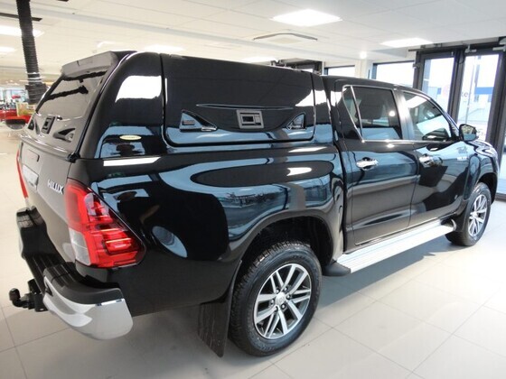 Kastikate kõrge, Nordtop. Kere värvi, taga- ja küljeluukidega, ilma klaasideta, lülititega sisevalgusti, "Slam-Lock"