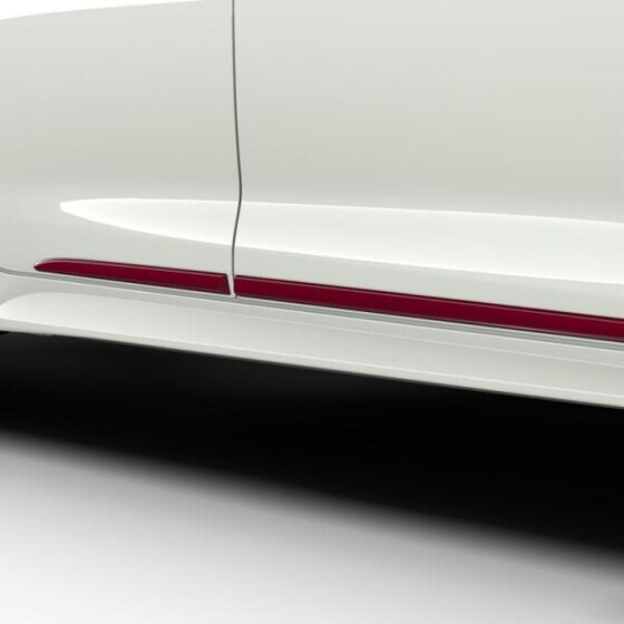 Iluliistud uste alaserva, punane 3T3. Universaalkerega autole.