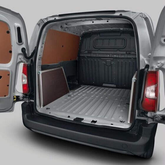 Lakitud vineerist küljepaneelid, lühikesele kerele, 1 küljeuksega