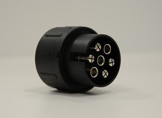 Haakekonksu pistiku adapter 7-kontakti -&gt; 13-kontakti