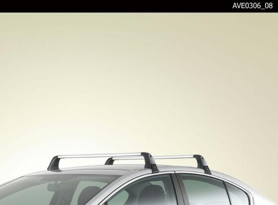 Katuseraamid sedaankerega autole, Toyota.